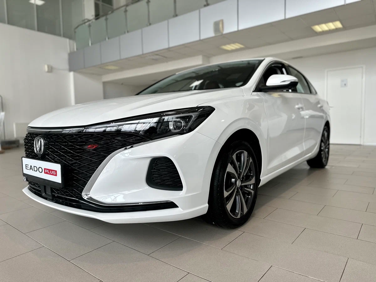 Changan EADOPlus купить по цене от 1 494 000 рублей